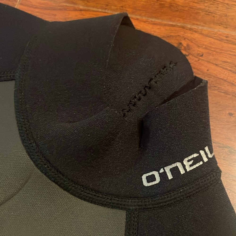 O’Neill Reactor kids wetsuit.2 mm - worn once - Picture 4 of 6